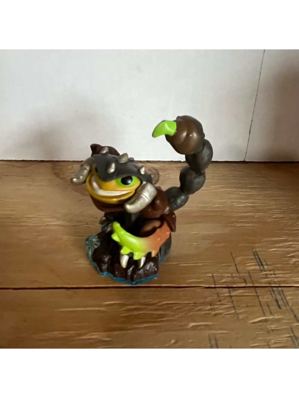 Skylanders Swap Force Figure Scorp Blue Base